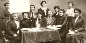 <%# $this->DataItem->marArticleFrom->title %