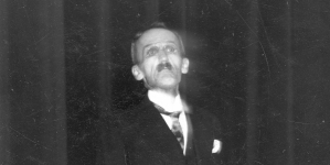 Józef Flach przemawia na uroczystości z okazji 40-lecia Krakowskiego Ochotniczego Towarzystwa Ratunkowego w 1931 roku.
