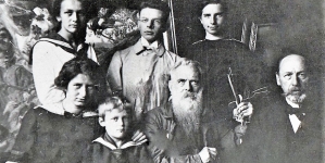 Wilhelm Stryowski z uczniami.