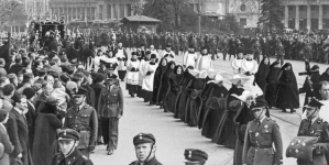 <%# $this->DataItem->marArticleFrom->title %