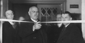 Otwarcie Wystawy Przeciwgruźliczej w Inowrocławiu przez prezydenta Inowrocławia Józefa Krzymińskiego w 1930 r,