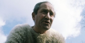 <%# $this->DataItem->marArticleFrom->title %