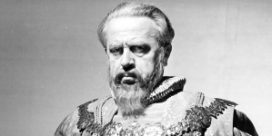 Władysław Staszewski w roli Cecila w przedstawieniu "Elżbieta Królowa Anglii" w Teatrze Powszechnym w Warszawie w 1959 roku.