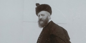 Karol Lanckoroński w stroju narodowym.