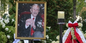 <%# $this->DataItem->marArticleFrom->title %