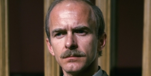 <%# $this->DataItem->marArticleFrom->title %