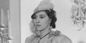 Maria Brydzińska w przedstawieniu "Pierścień wielkiej damy" Cypriana Kamila Norwida w Instytucie Reduty w Warszawie w 1936 r.