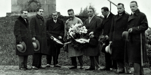Dziennikarze polscy przebywający w Dyneburgu biorący udział w rozprawie sądowej przeciwko Polakom na Łotwie w paździeniku 1931 r.