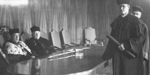 Uroczystośc nadania doktoratu nauk lekarskich asystentowi Kliniki Ocznej Uniwersytetu Poznańskiego Bogumiłowi Kozłowskiemu. (marzec 1936 r.)