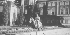 Alfred Potocki podczas przejażdżki konnej (1924 r.).