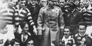 Drużyna piłkarska klubu sportowego Wisła Kraków. (listopad 1924 r.)