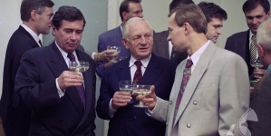 <%# $this->DataItem->marArticleFrom->title %