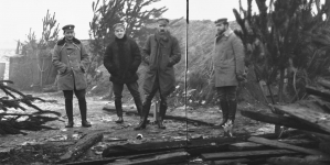 Brygadier Józef Piłsudski w towarzystwie majora Michała Żymierskiego i kapitana Włodzimierza Maxymowicza-Raczyńskiego w lutym 1916 r.