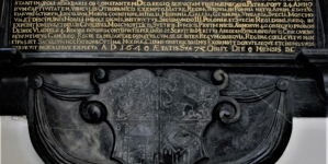 Dolna część epitafium Andrzeja Czarneckiego w kościele św. Piotra i Pawła w Krakowie.