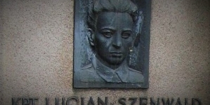 "Lucjan Szenwald", cykl "Szkic do portretu".