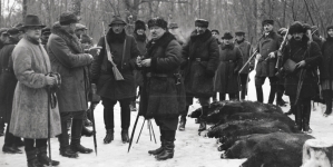 Polowanie z udziałem prezydenta RP Ignacego Mościckiego w ordynacji księcia Karola Mikołaja Radziwiłła w styczniu 1931 roku.  (6)