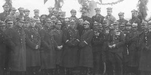Uroczystości rocznicowe na polu bitwy pod Mołotkowem w latach 1929-1930.