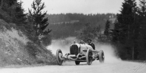 Eliminacje do Mistrzostw Polski - wyścig samochodowy w Krzyżowej w czerwcu 1929 roku.