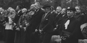 Uroczystość poświęcenia budynku Szkoły Powszechnej im. Józefa Piłsudskiego w Sulejówku, wrzesień 1937 roku.