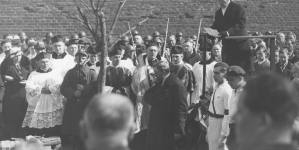 <%# $this->DataItem->marArticleFrom->title %