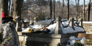 Grób Tytusa Chałubińskiego na Cmentarzu Zasłużonych na Pęksowym Brzyzku w Zakopanem.