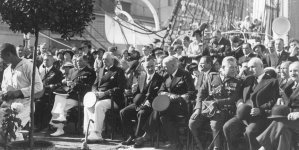 Uroczystość w Gdyni z okazji wypłynięcia statku szkolnego "Dar Pomorza" w rejs dookoła świata 16.09.1934 r.