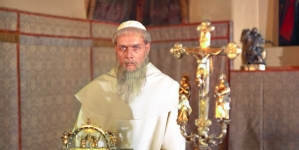 <%# $this->DataItem->marArticleFrom->title %