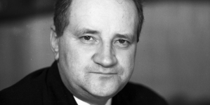 <%# $this->DataItem->marArticleFrom->title %