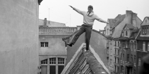 Edward Skórzyński podczas realizacji filmu "Prawo i pięść" w 1964 roku.