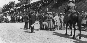 <%# $this->DataItem->marArticleFrom->title %