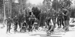 Narciarska grupa treningowa przygotowująca zawodników do zawodów międzynarodowych na zajęciach w Zakopanem, 15.11.1928 r.