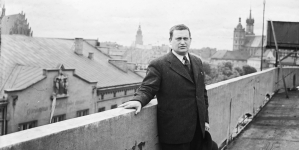 Stanisław Cat-Mackiewicz na dachu Pałacu Prasy w Krakowie w maju 1939 r.