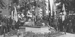 <%# $this->DataItem->marArticleFrom->title %