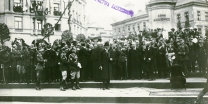 Defilada 40 Pułku Piechoty Dzieci Lwowskich podczas wizyty prezydenta Stanisława Wojciechowskiego we Lwowie 6.09.1924 r.