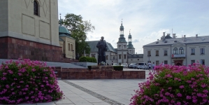 Pomnik księdza Jerzego Popiełuszki na Placu Najświętszej Maryi Panny w Kielcach.