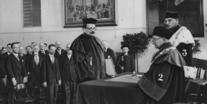 Uroczystość nadania tytułu doktora honoris causa Uniwersytetu Warszawskiego doktorowi T. Banachiewiczowi w grudniu 1929 r.