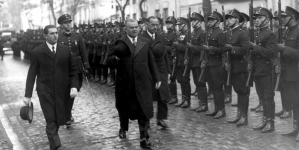 <%# $this->DataItem->marArticleFrom->title %