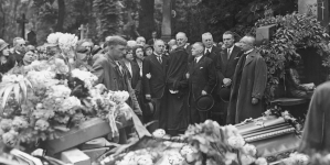 Uroczystości pogrzebowe sędziego Feliksa Dutkiewicza na cmentarzu Powązkowskim w Warszawie 26.05.1932 r.
