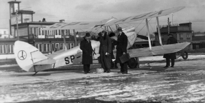 Powitanie na lotnisku w Warszawie kapitana Stanisława Skarżyńskiego i porucznika Andrzeja Markiewicza po zakończeniu lotu dookoła Afryki w maju 1931  r.