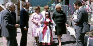 <%# $this->DataItem->marArticleFrom->title %