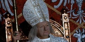 Tadeusz Fijewski w roli biskupa w filmie "Kazimierz Wielki" z 1975 r.