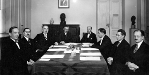 Jury pierwszej państwowej nagrody literackiej przyznanej przez ministra Wyznań Religijnych i Oświecenia Publicznego Ferdynandowi Goetelowi 15.12.1929 r.