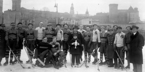 Mecz hokeja na lodzie Kraków - Lwów w Krakowie w styczniu 1932 r.
