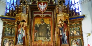 Ołtarz główny w bazylice św. Marii Magdaleny i św. Stanisława w Szczepanowie.