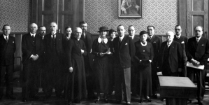 Wręczenie Kazimierze Iłłakowiczównie państwowej nagrody literackiej w styczniu 1935 r.