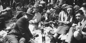 Nieustalona impreza plenerowa w 1925 r.