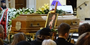 <%# $this->DataItem->marArticleFrom->title %