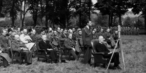 Msza polowa podczas uroczystości wręczania sztandaru 1 Samodzielnej Brygadzie Spadochronowej 15.06.1944 r.