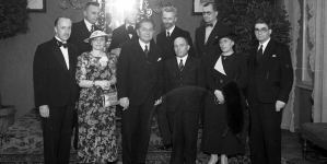 Laureaci konkursu powieściowego Ilustrowanego Kuriera Codziennego w maju 1936 r.
