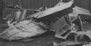 Szczątki samolotu amfibii PZL.12, który rozbił się na Ochocie w warszawie 21.03.1931 r.